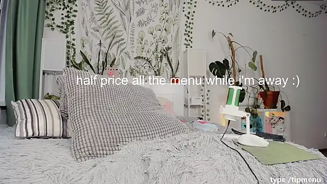 Snapshot of sierra_diamond chatting on 02.23.25 sierra diamond online show from 02.23.25