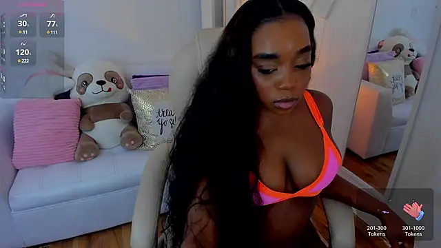 Snapshot of zobe_love chatting on 01.08.25 zobe love online show from 01.08.25
