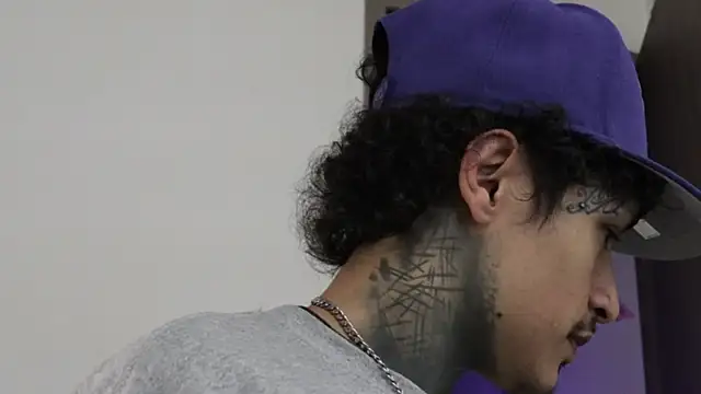 Snapshot of trieone chatting on 11.20.25 trieone online show from 11.20.25