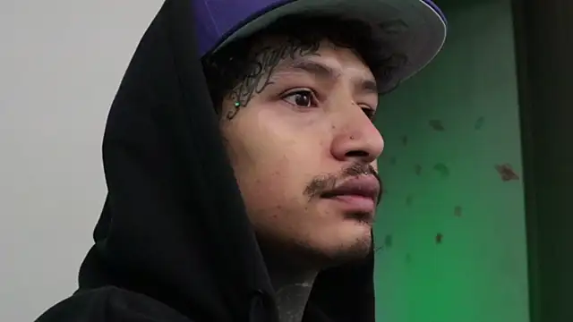 Snapshot of trieone chatting on 12.04.25 trieone online show from 12.04.25