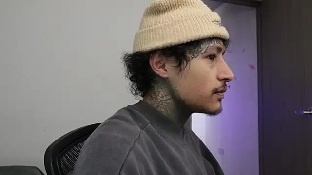 Snapshot of trieone chatting on 01.10.26 trieone online show from 01.10.26