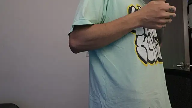 Snapshot of trieone chatting on 01.18.26 trieone online show from 01.18.26