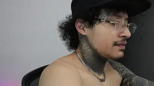 Snapshot of trieone chatting on 02.12.26 trieone online show from 02.12.26