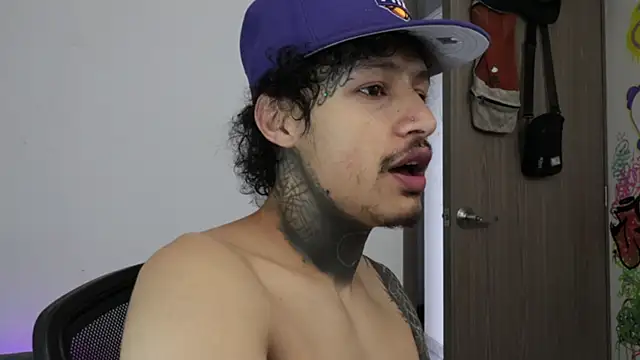 Snapshot of trieone chatting on 02.16.26 trieone online show from 02.16.26