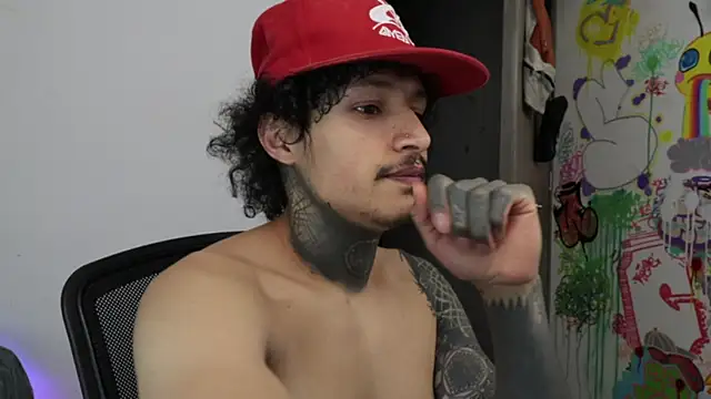 Snapshot of trieone chatting on 02.19.26 trieone online show from 02.19.26