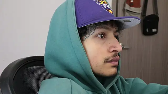 Snapshot of trieone chatting on 02.19.26 trieone online show from 02.19.26