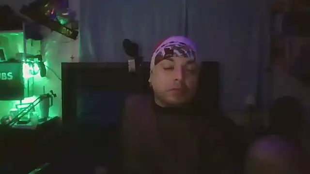 Snapshot of Gabbana143 chatting on 12.01.25 Gabbana143 online show from 12.01.25