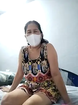 Snapshot of DelightDorothy34 chatting on 11.02.25 DelightDorothy34 online show from 11.02.25