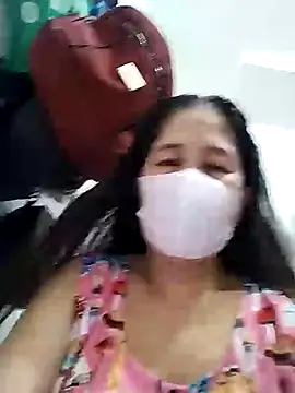 Snapshot of DelightDorothy34 chatting on 11.18.25 DelightDorothy34 online show from 11.18.25