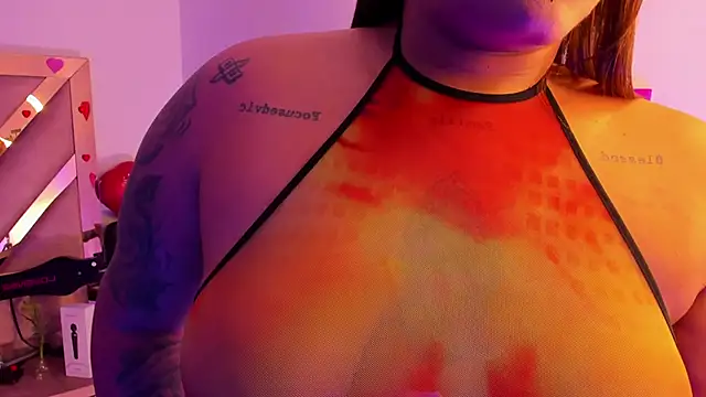 Victoria14  online show from 02.17.25