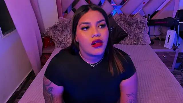 Victoria14  online show from 02.23.25