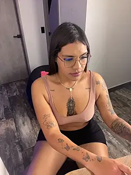 Victoria14  online show from 11.02.25