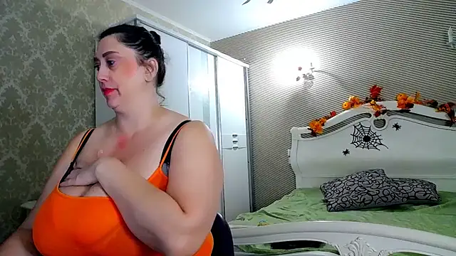 Evelyn Shy online show from 11.05.25