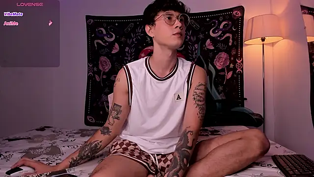 LeaneSeb online show from 12.19.24