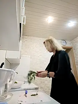 Mika Passion online show from 11.02.25