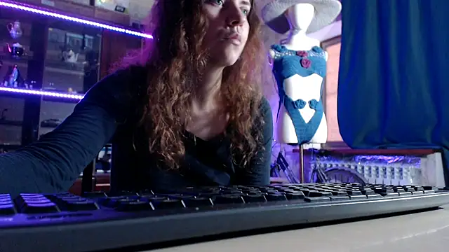 Snapshot of pa1e_pr1ncess chatting on 05.10.26 pa1e pr1ncess online show from 05.10.26