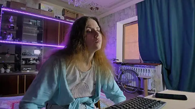 Snapshot of pa1e_pr1ncess chatting on 05.28.26 pa1e pr1ncess online show from 05.28.26