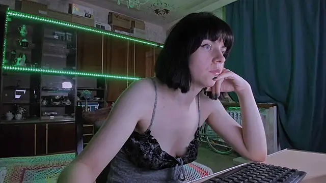 Snapshot of pa1e_pr1ncess chatting on 06.18.26 pa1e pr1ncess online show from 06.18.26
