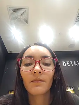 LinzyBaner online show from 11.24.25