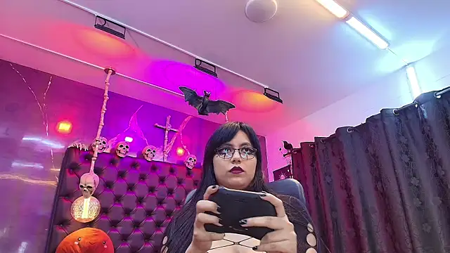 AlexHoe  online show from 02.22.25