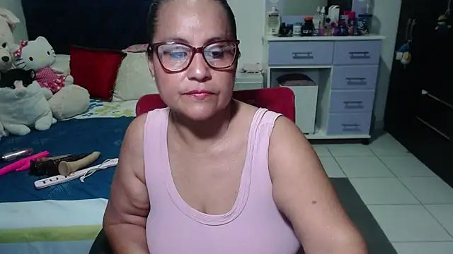 Snapshot of pervert_mommy_ chatting on 11.26.25 pervert mommy online show from 11.26.25
