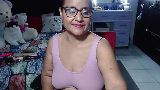 Snapshot of pervert_mommy_ chatting on 01.07.26 pervert mommy online show from 01.07.26