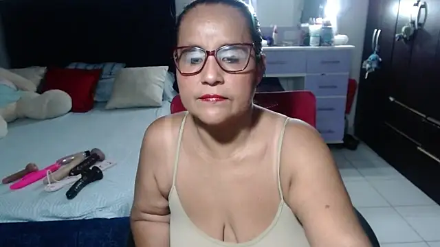 Snapshot of pervert_mommy_ chatting on 02.03.26 pervert mommy online show from 02.03.26