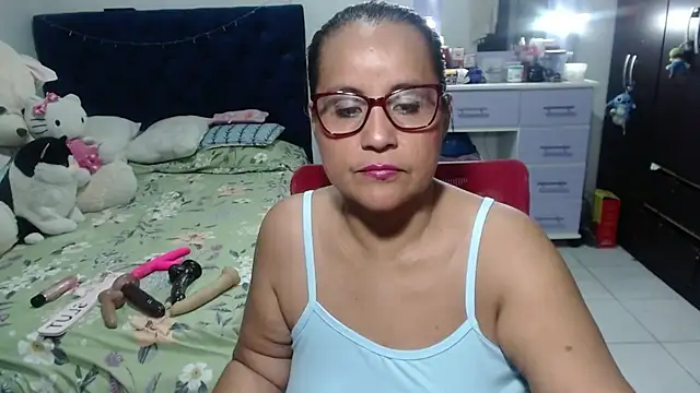 Snapshot of pervert_mommy_ chatting on 03.13.26 pervert mommy online show from 03.13.26