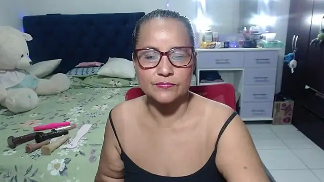 Snapshot of pervert_mommy_ chatting on 03.17.26 pervert mommy online show from 03.17.26