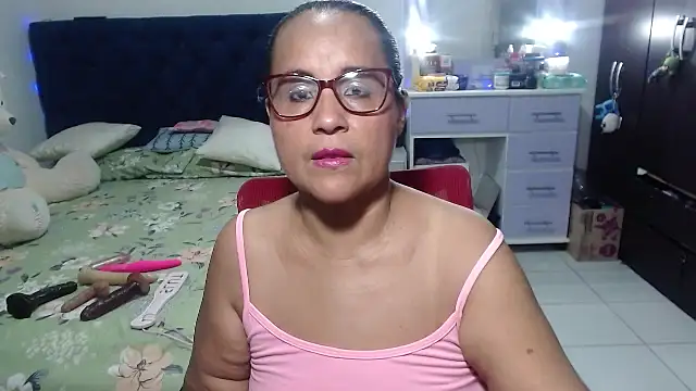 Snapshot of pervert_mommy_ chatting on 03.19.26 pervert mommy online show from 03.19.26