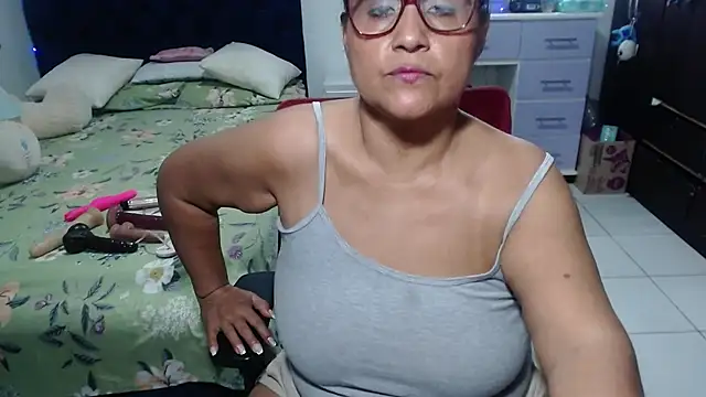 Snapshot of pervert_mommy_ chatting on 03.22.26 pervert mommy online show from 03.22.26