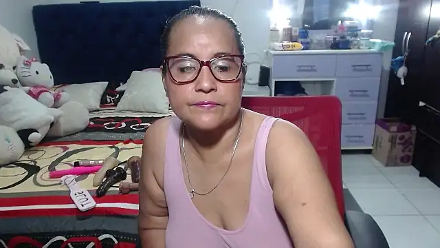 Snapshot of pervert_mommy_ chatting on 03.27.26 pervert mommy online show from 03.27.26
