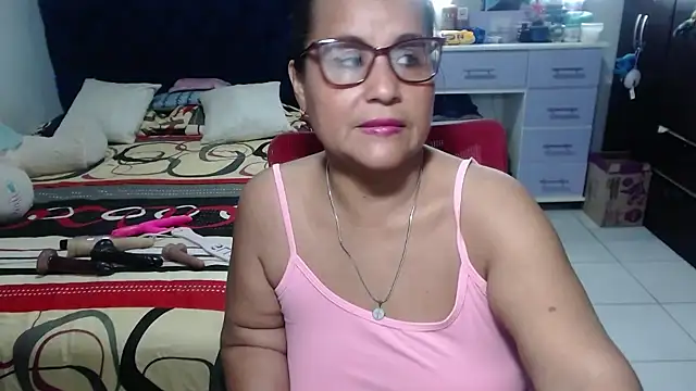 Snapshot of pervert_mommy_ chatting on 03.28.26 pervert mommy online show from 03.28.26