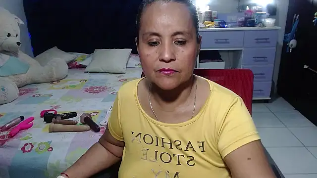 Snapshot of pervert_mommy_ chatting on 04.16.26 pervert mommy online show from 04.16.26