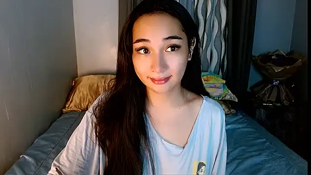 SweetLilly 18 online show from 04.17.26