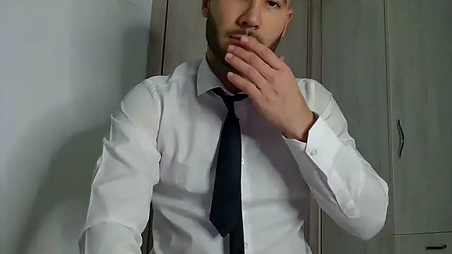 Justynn1 online show from 02.17.25