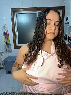 Snapshot of Sweet_sully__ chatting on 12.15.24 Sweet sully   online show from 12.15.24