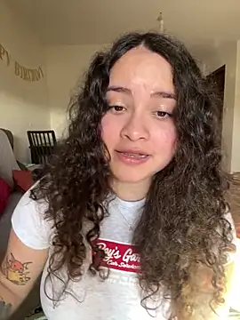 Snapshot of Sweet_sully__ chatting on 02.19.25 Sweet sully   online show from 02.19.25