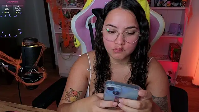 Snapshot of Sweet_sully__ chatting on 10.10.25 Sweet sully   online show from 10.10.25