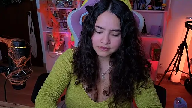 Snapshot of Sweet_sully__ chatting on 10.12.25 Sweet sully   online show from 10.12.25