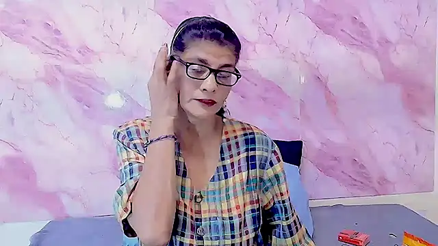 IndianAllure online show from 10.10.25