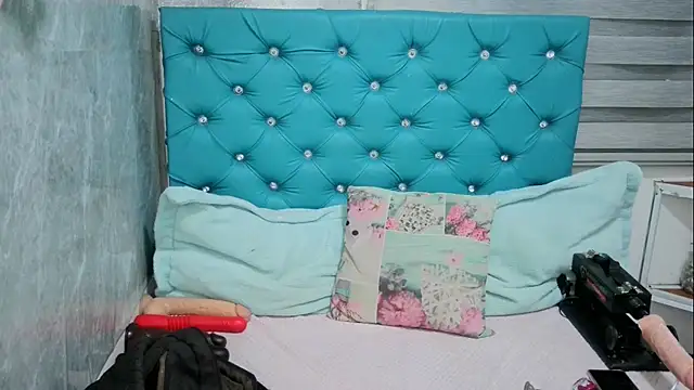 MAARYMOON online show from 02.21.25