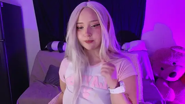 KuroChan420 online show from 03.13.25