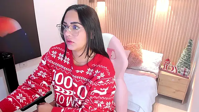 Snapshot of AMELIE_xx chatting on 12.30.24 AMELIE xx online show from 12.30.24
