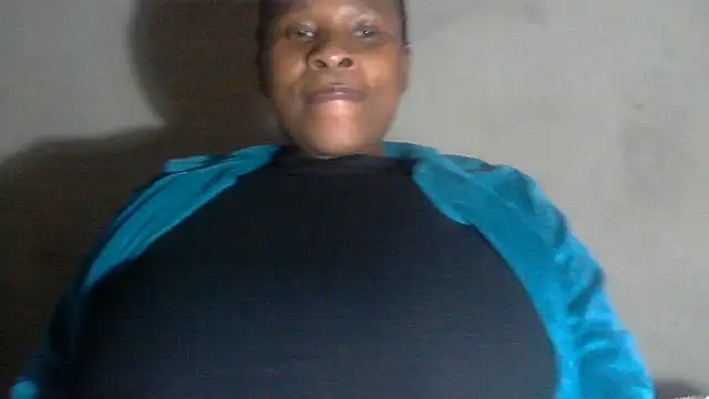 Snapshot of Choco-Coco10 chatting on 10.19.25 Choco-Coco10 online show from 10.19.25