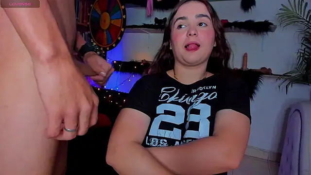 Snapshot of Shyfantasies chatting on 11.27.25 Shyfantasies online show from 11.27.25