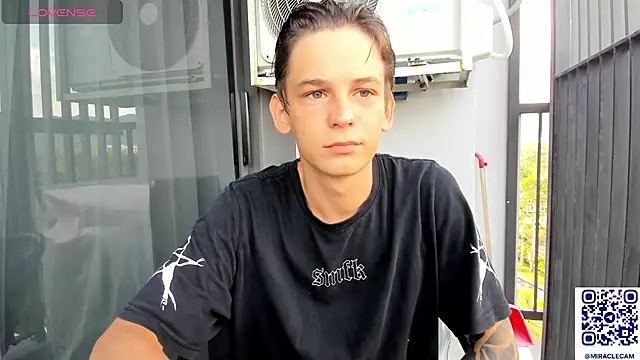 Snapshot of MiracleCam chatting on 10.15.25 MiracleCam online show from 10.15.25