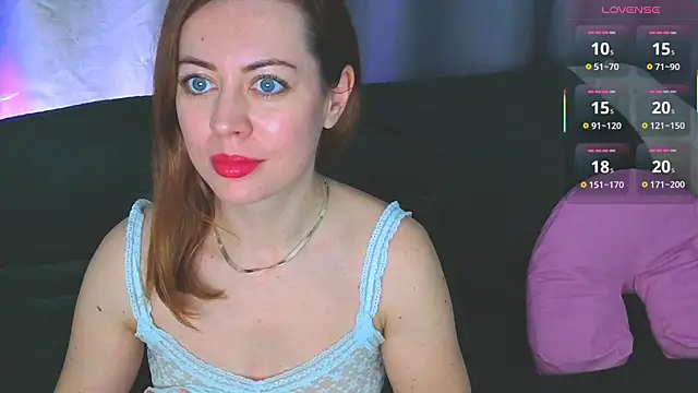 Snapshot of GirlfriendNina chatting on 06.26.26 GirlfriendNina online show from 06.26.26