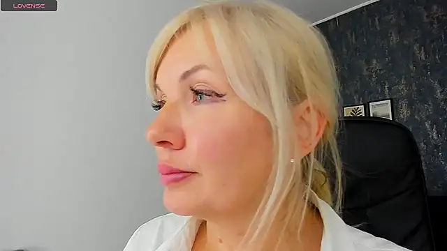 Abby Moore  online show from 12.05.24