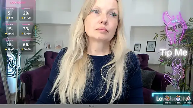 Snapshot of Abby_Moore_ chatting on 06.11.26 Abby Moore online show from 06.11.26